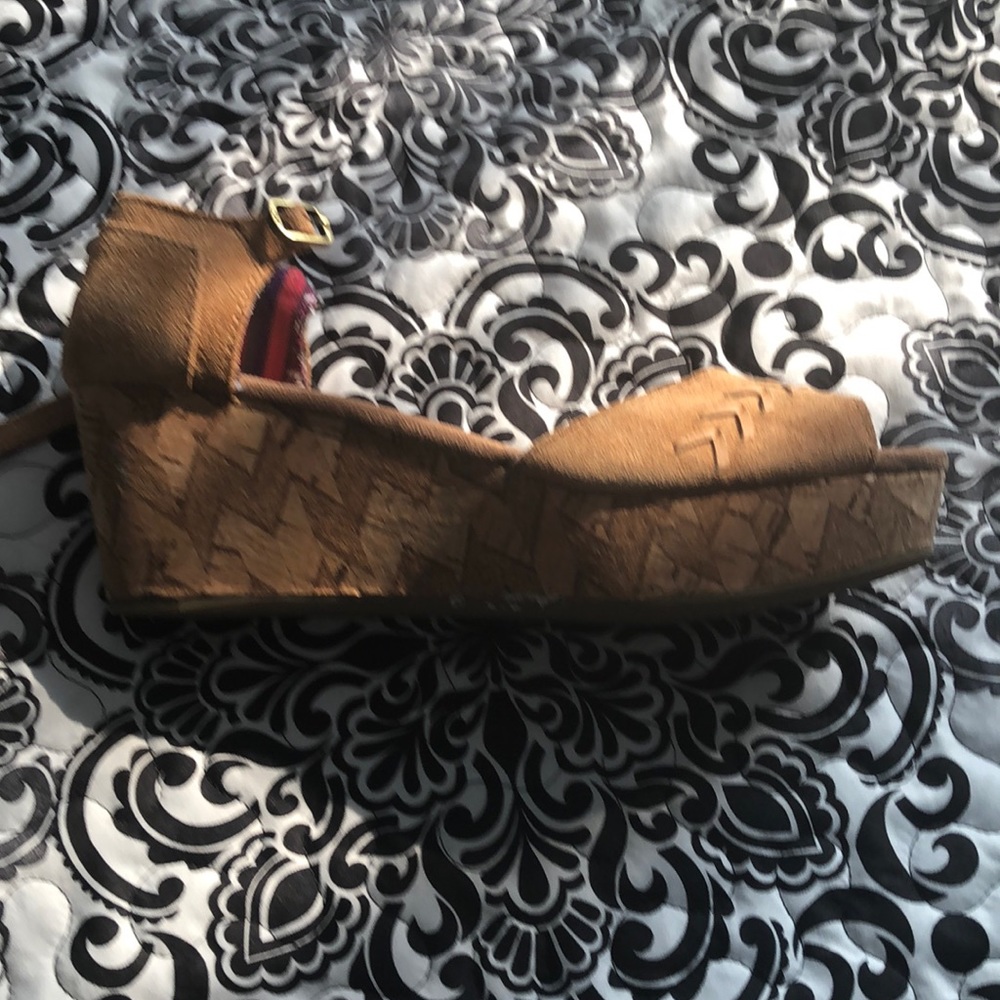 Sandles